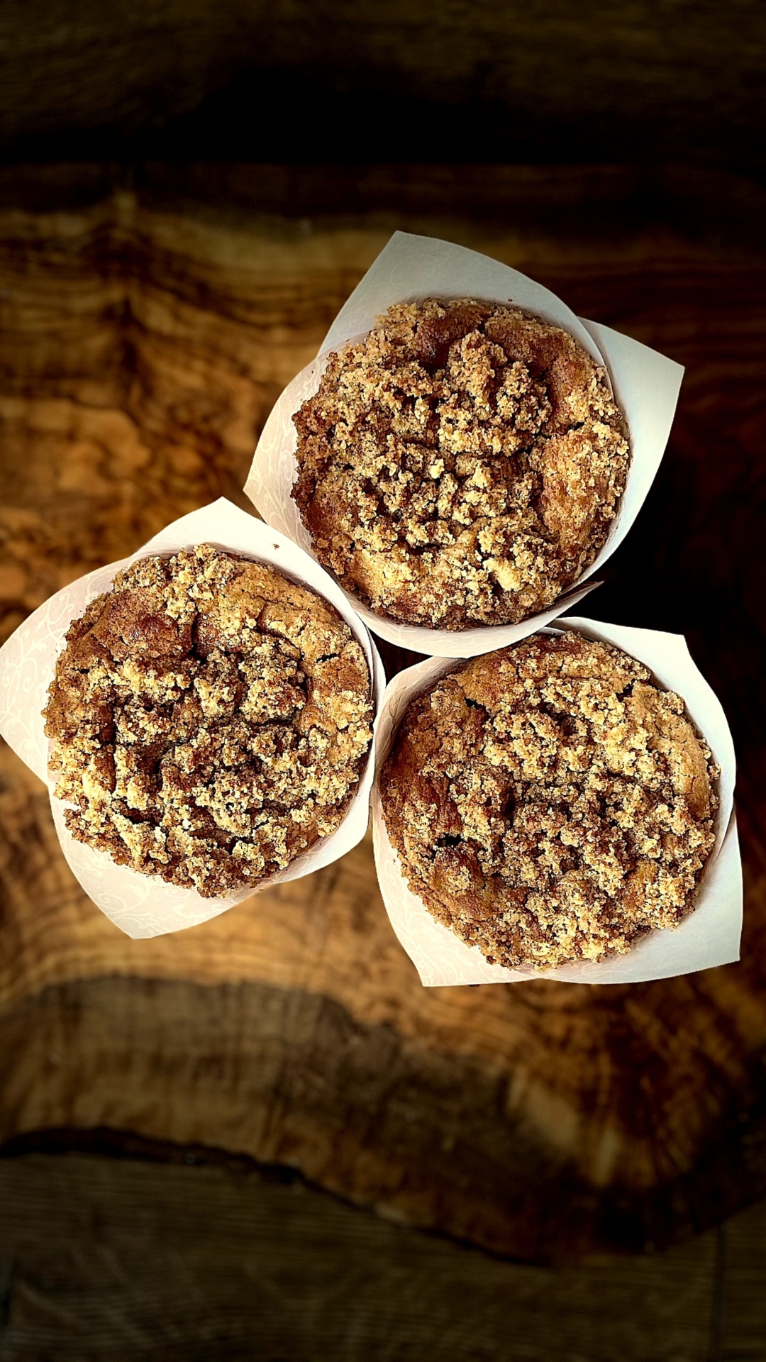 Spicy Muffins with Cinnamon Crumble